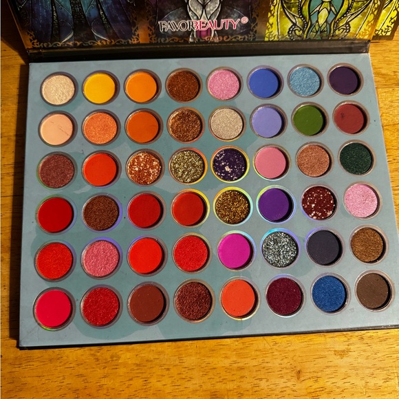 Favor Beauty Princess Belle Elsa Tiana Palette - Picture 3 of 11